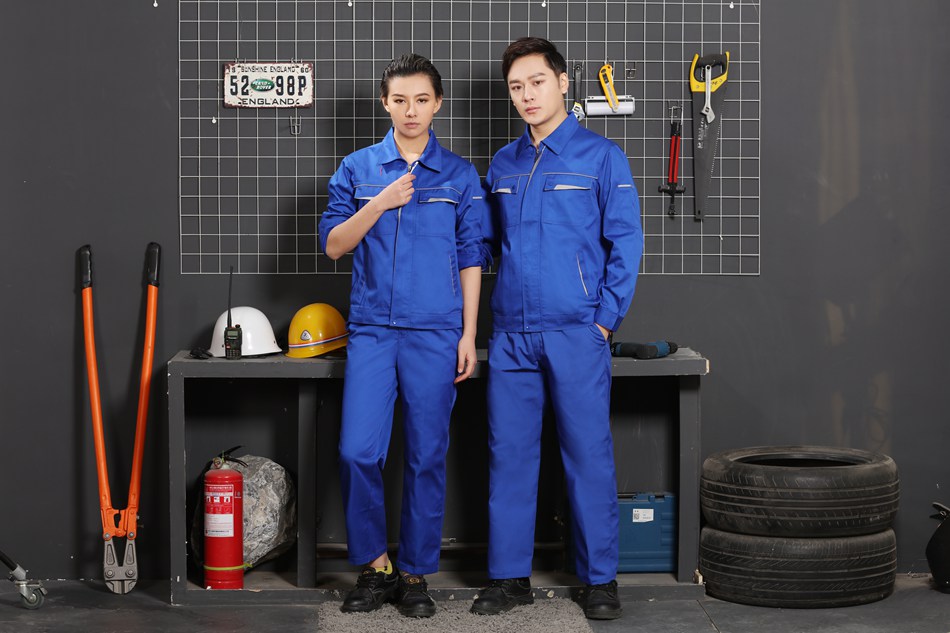  三、色彩的選擇 定制工作服選擇北京文化衫定做_什么色彩呢？ 首要根據(jù)工作性質(zhì)來停止選擇